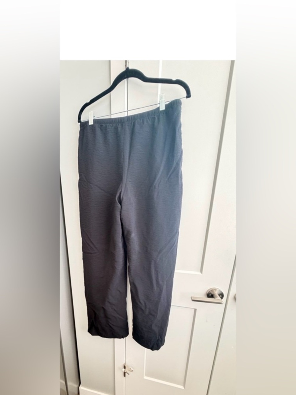 Abercrombie & Fitch Black Crinkle Pull-On Pant Size Medium - Picture 5 of 5